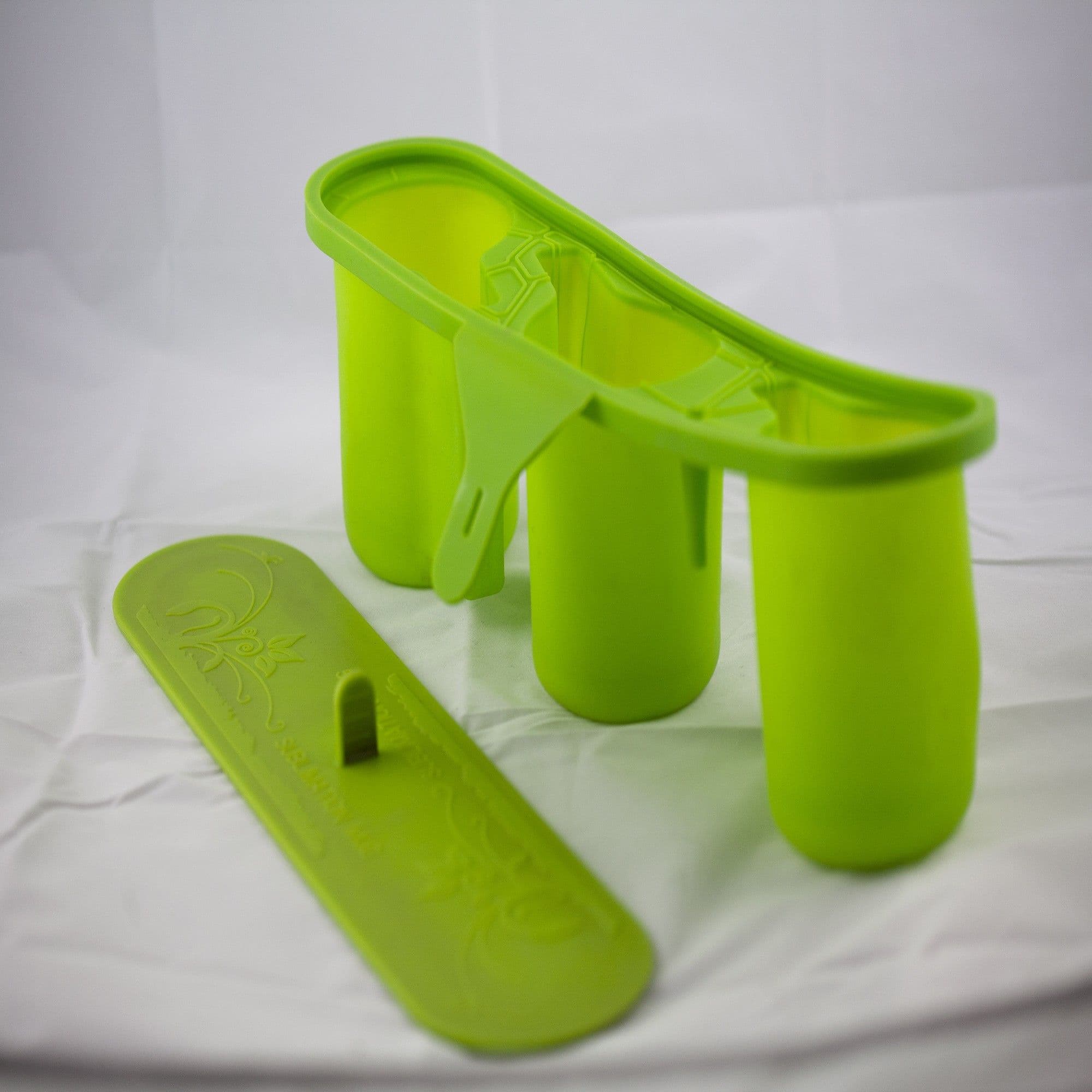 Abrazadera de tazas triple
